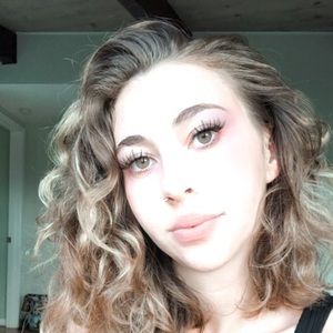 Meet your Posher, Devyn